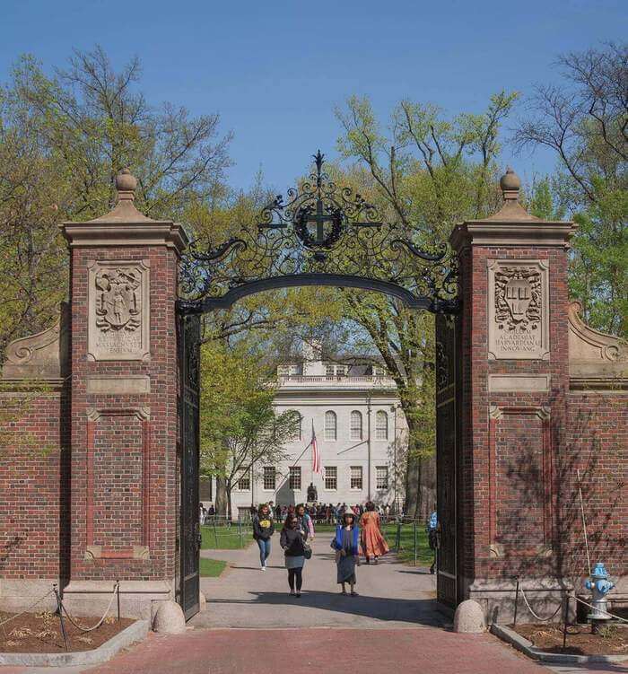 harvard university admissions tour